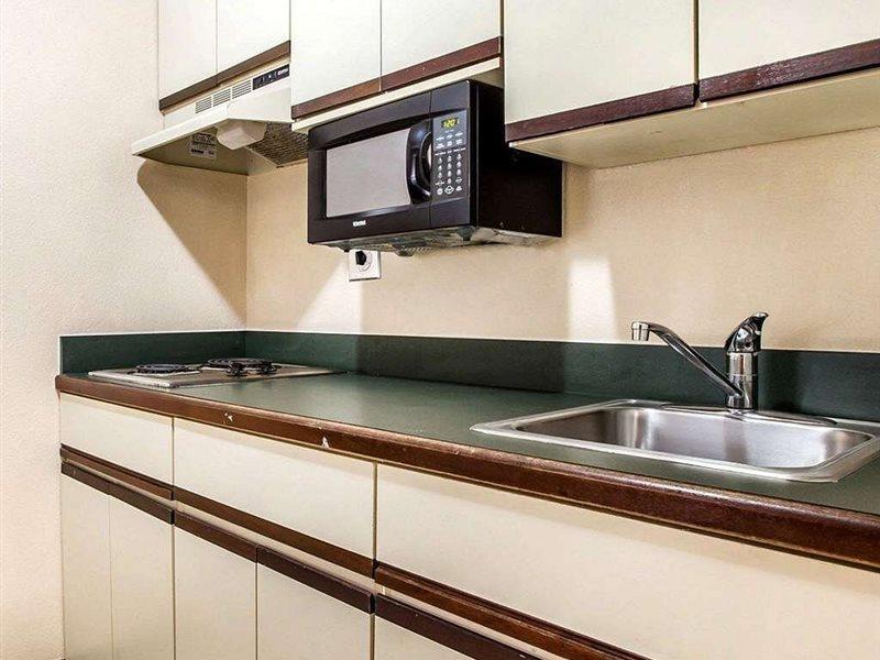 Suburban Studios Augusta Luaran gambar