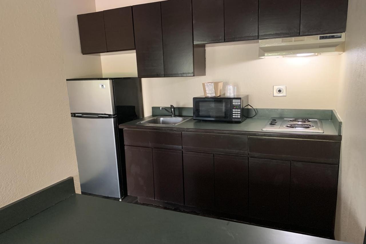 Suburban Studios Augusta Luaran gambar