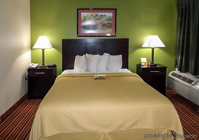 Suburban Studios Augusta Luaran gambar