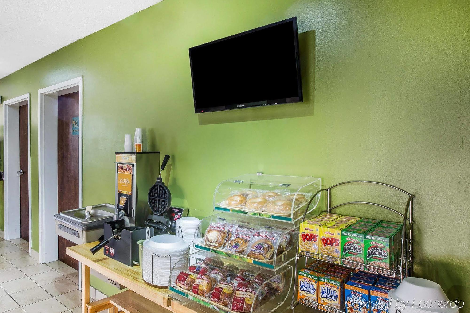 Suburban Studios Augusta Luaran gambar