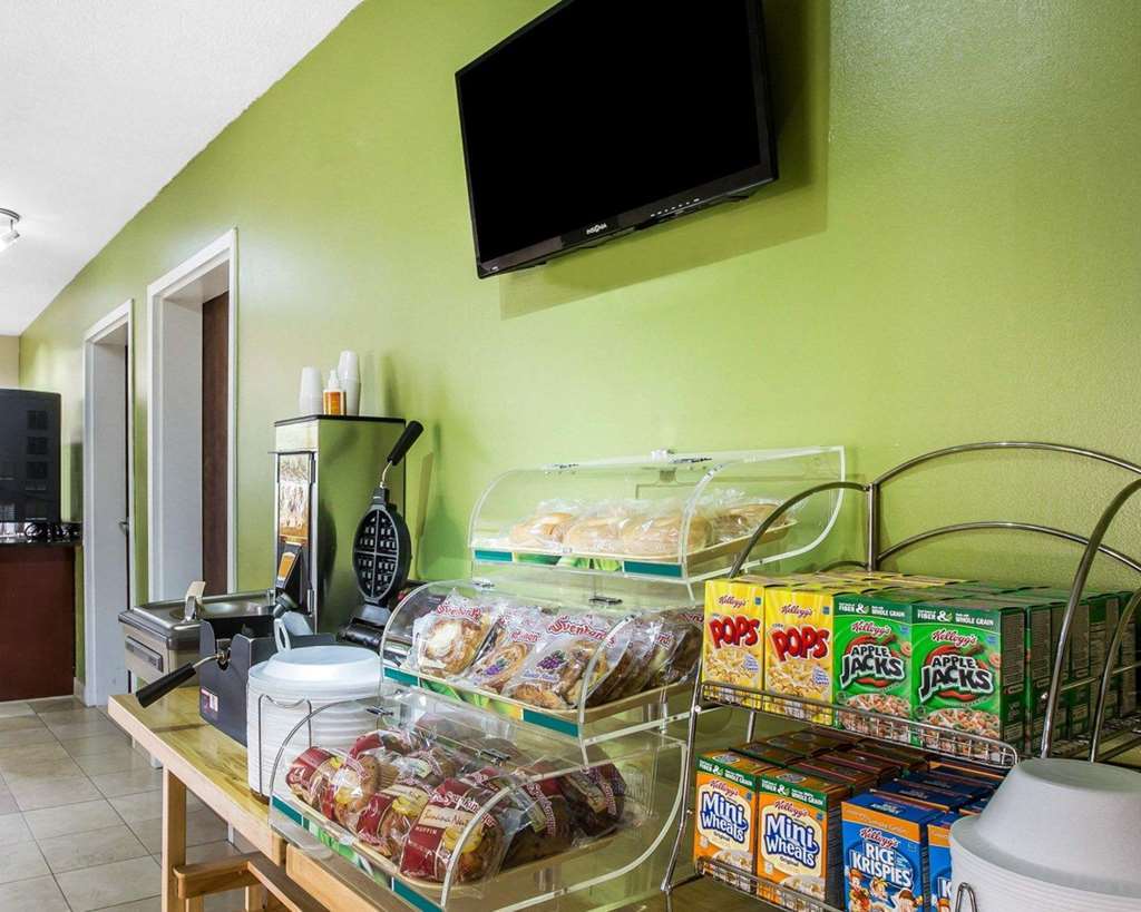 Suburban Studios Augusta Restoran gambar