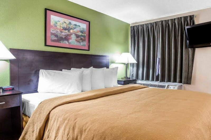 Suburban Studios Augusta Luaran gambar